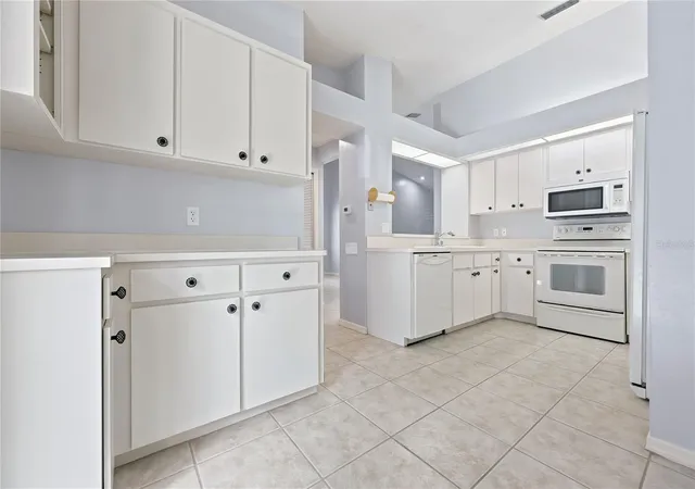 Photo 3 of Townhouse for sale at 4039 NW 23rd Circle, Gainesville, FL 32605 | MLS# GC542681 | Listing updated on 2026-09-11