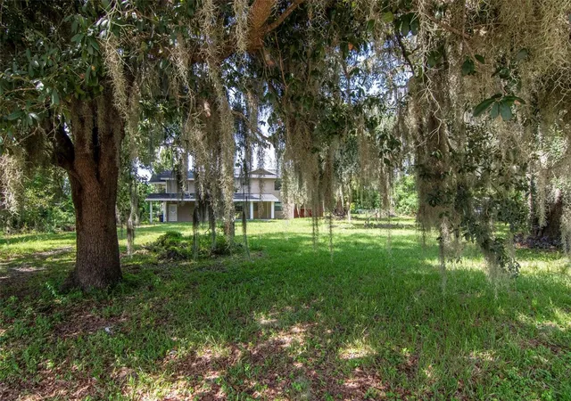 Photo 2 of Single family home for sale at 2921 Crutchfield Rd, Lakeland, FL 33805 | MLS# TB8538167 | Listing updated on 2026-10-29