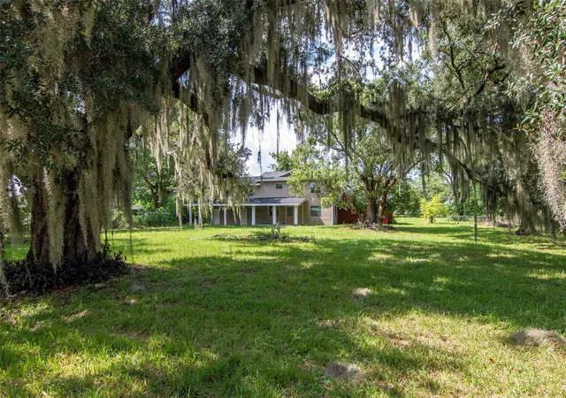 Photo 3 of Single family home for sale at 2921 Crutchfield Rd, Lakeland, FL 33805 | MLS# TB8538167 | Listing updated on 2026-10-29