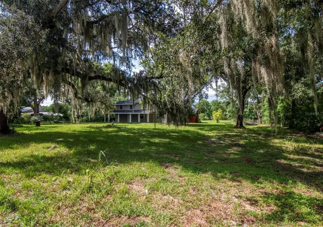 Photo 4 of Single family home for sale at 2921 Crutchfield Rd, Lakeland, FL 33805 | MLS# TB8538167 | Listing updated on 2026-10-29