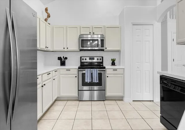 3rd image of 638 Cassia Dr, Davenport, FL 33897 | MLS# O6432979