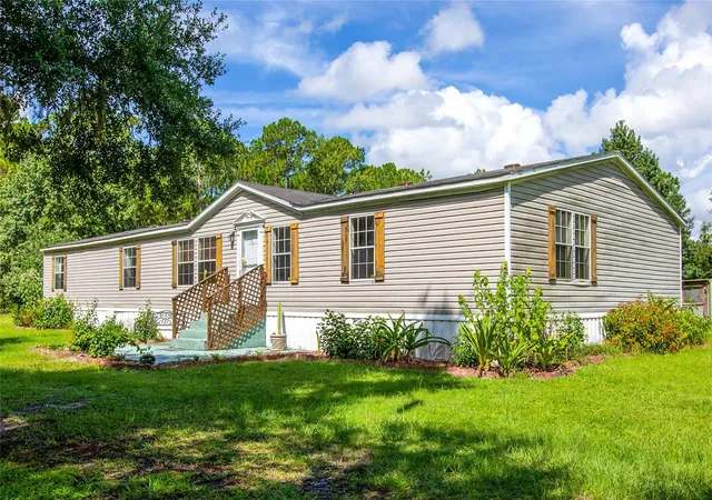 Photo 2 of Manufactured home for sale at 104 Everett St, Palatka, FL 32177 | MLS# GC542682 | Listing updated on 2026-08-13