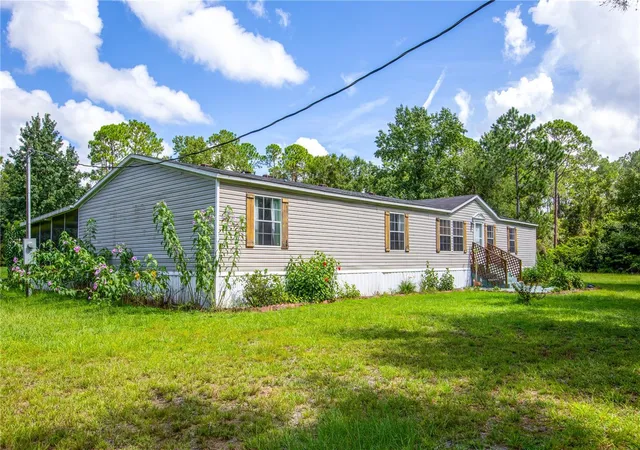 Photo 3 of Manufactured home for sale at 104 Everett St, Palatka, FL 32177 | MLS# GC542682 | Listing updated on 2026-08-13