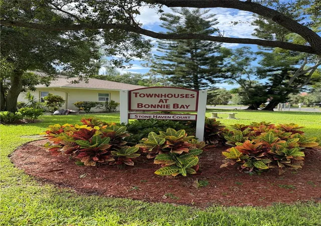 4th image of 7242 Stone Hvn Ct N, PINELLAS PARK, FL 33781
