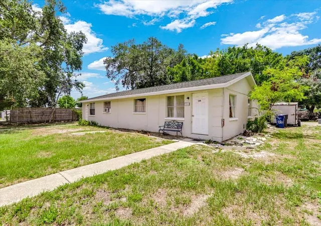 2nd image of 4306 9th St E, Bradenton, FL 34208 | MLS# TB8538184