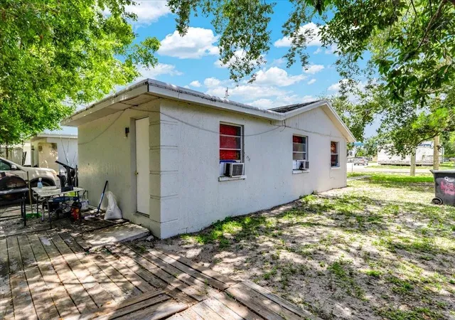 Photo 4 of House for sale at 4306 9th Street E, Bradenton, FL 34208 | MLS# TB8538184 | Listing updated on 2026-09-16