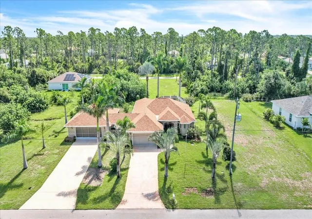 Photo 1 of Single family home for sale at 142 Australian Dr, Rotonda West, FL 33947 | MLS# C7529513 | Listing updated on 2026-09-13
