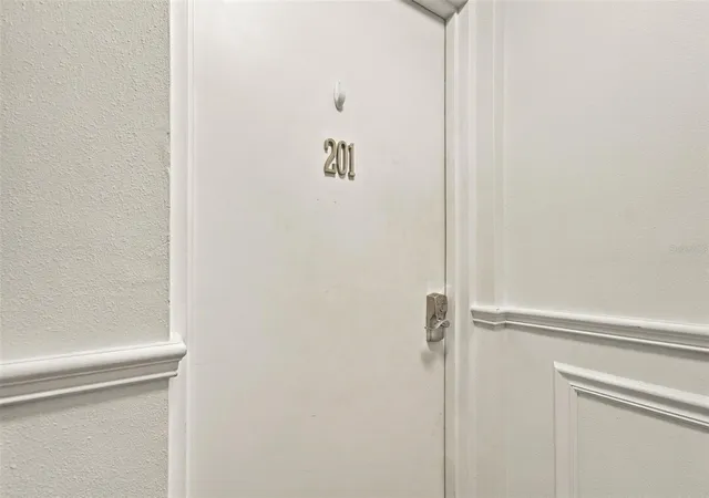 Photo 2 of Condo for sale at 205 5th Avenue N #201, Saint Petersburg, FL 33701 | MLS# TB8538192 | Listing updated on 2026-10-17