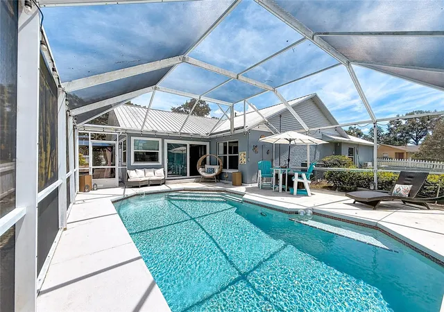 3rd image of 1050 Fahnstock St, Eustis, FL 32726 | MLS# OM730240