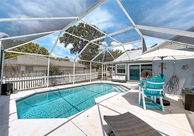 4th image of 1050 Fahnstock St, Eustis, FL 32726 | MLS# OM730240