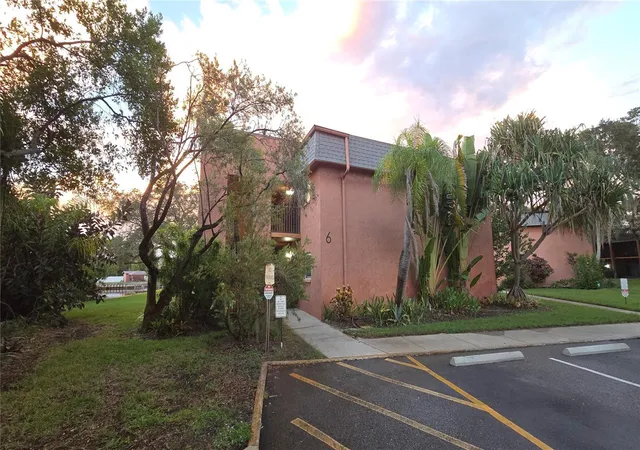 Condo for sale at 4805 Alt 19 #624, PALM HARBOR, FL 34683 | MLS# TB8538194