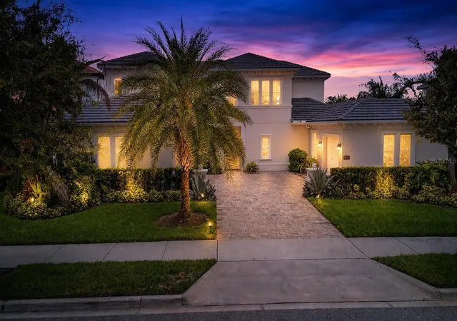 Photo 3 of Single family home for sale at 15675 Panther Lake Dr, Winter Garden, FL 34787 | MLS# O6433000 | Listing updated on 2026-09-20