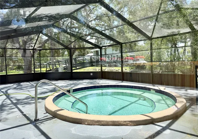 Listing Photo 2 - Condo for sale in building located at 7011 Waterside Dr, TAMPA, FL 33617 - Unit #