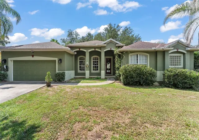 Photo 1 of Single family home for sale at 428 Shady Pine Ct, Minneola, FL 34715 | MLS# O6433014 | Listing updated on 2026-08-27