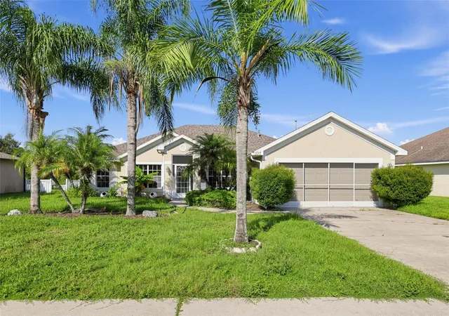 Photo 1 of Single family home for sale at 107 Sanderling Dr, Winter Haven, FL 33881 | MLS# O6433016 | Listing updated on 2026-09-21