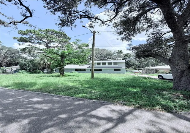 3rd image of 10801 N Edison Ave, Tampa, FL 33612 | MLS# TB8538210