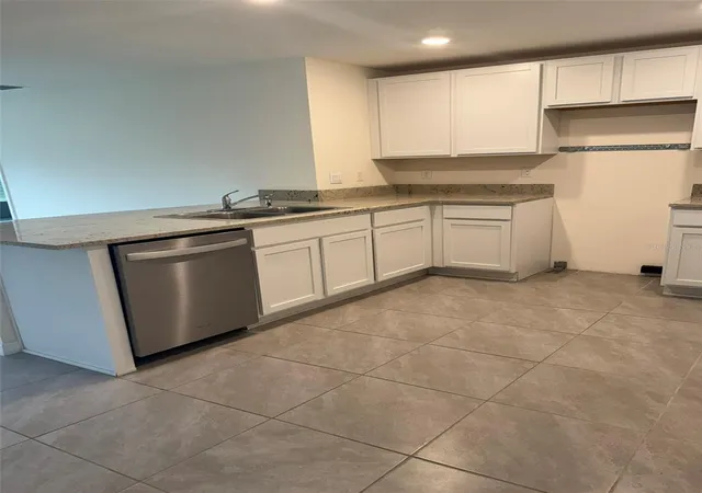 4th image of 1663 Hazy Sea Dr, Plant City, FL 33565 | MLS# TB8538218