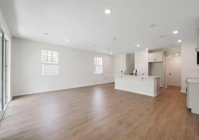 Photo 3 of Townhouse for sale at 1633 Greenleaf Woods Cvs, Oviedo, FL 32765 | MLS# O6433024 | Listing updated on 2026-09-30