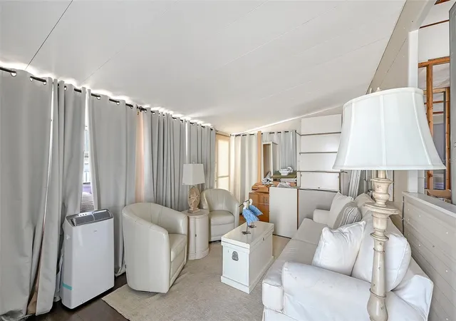 Photo 4 of Manufactured home for sale at 36 Twin Shrs Blvd, Longboat Key, FL 34228 | MLS# A4702801 | Listing updated on 2026-08-29