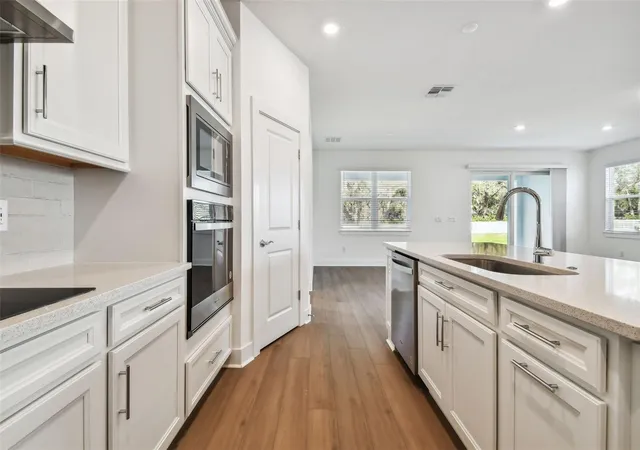 4th image of 5245 Wolf Creek Dr, Apollo Beach, FL 33572 | MLS# TB8538236