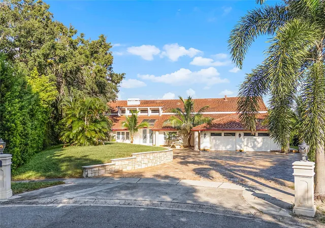 Photo 4 of Single family home for sale at 8605 Bay Shore Cvs, Orlando, FL 32836 | MLS# O6433035 | Listing updated on 2026-09-30