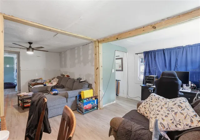 4th image of 250 W 7Th St, Apopka, FL 32703 | MLS# OM730244