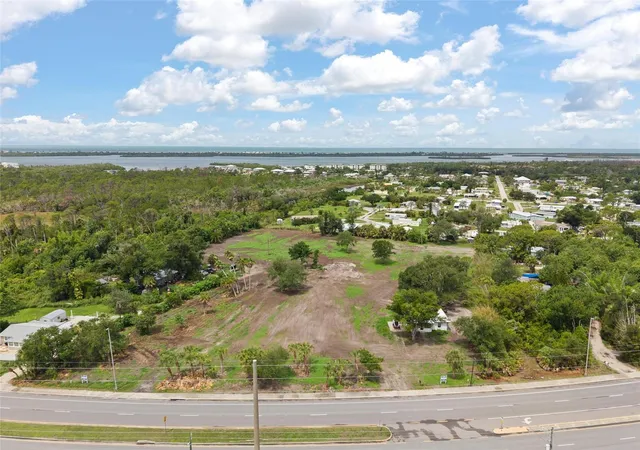 2nd image of 5230 Placida Rd, Englewood, FL 34224 | MLS# W7888530