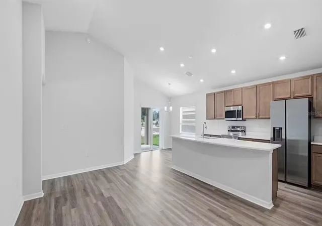 5th image of 35420 Darlington Grove Dr, Zephyrhills, FL 33541 | MLS# L4964237