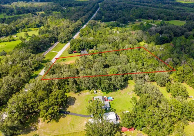 Photo 3 of Manufactured home for sale at 5301 NW County Rd 235, Alachua, FL 32615 | MLS# GC542691 | Listing updated on 2026-08-13