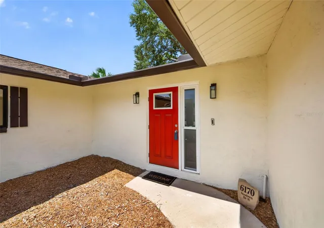 Photo 2 of Single family home for sale at 6170 Sundown Dr, Saint Petersburg, FL 33709 | MLS# TB8538284 | Listing updated on 2026-09-21