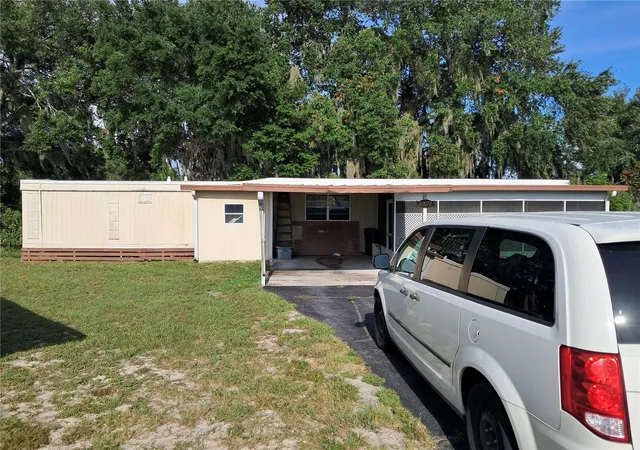 2nd image of 820 Mark Rd, Leesburg, FL 34748 | MLS# G5116390