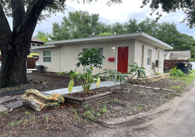 Photo 2 of Single family home for sale at 2829 21st Street N, Saint Petersburg, FL 33713 | MLS# TB8538314 | Listing updated on 2026-08-13