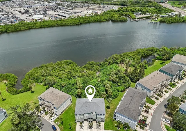 2nd image of 4864 Tuscan Loon Dr, Tampa, FL 33619 | MLS# TB8538315