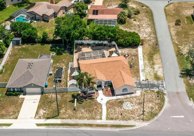 3rd image of 11081 Fell St, Spring Hill, FL 34609 | MLS# G5116393