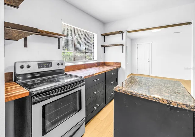 Photo 3 of Single family home for sale at 2000 27th Avenue N, Saint Petersburg, FL 33713 | MLS# TB8538325 | Listing updated on 2026-08-28