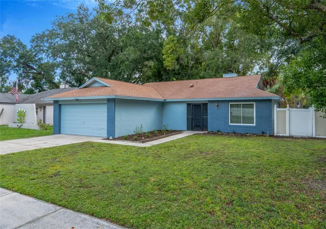 Photo 2 of Sale Pending at 17717 Cranbrook Dr, Lutz, FL 33549 | MLS# TB8538365 | Listing updated on 2026-09-04