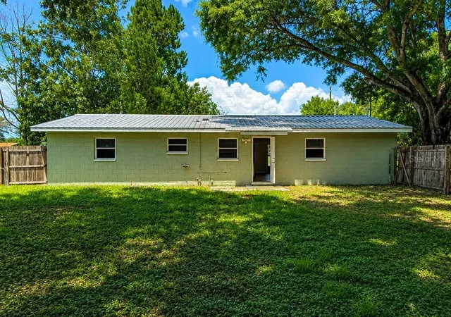 3rd image of 516 Tanglewood Dr, Auburndale, FL 33823 | MLS# P4939584
