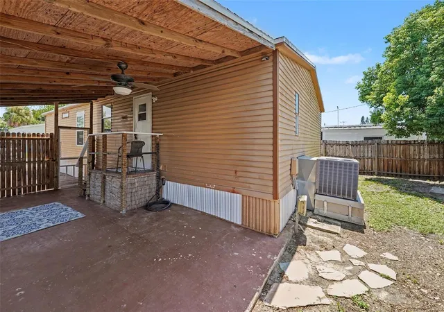 5th image of 739 Driftwood Ln, Tarpon Springs, FL 34689 | MLS# TB8538377