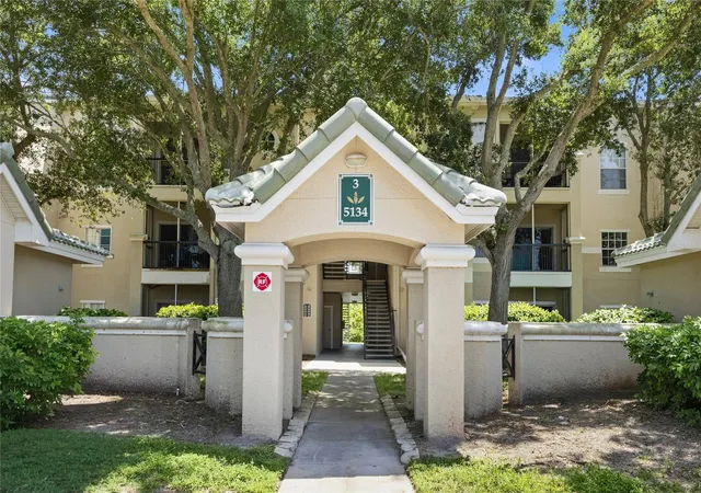 Photo 3 of Condo for sale at 5134 Northridge Rd #208, Sarasota, FL 34238 | MLS# A4702847 | Listing updated on 2026-09-16