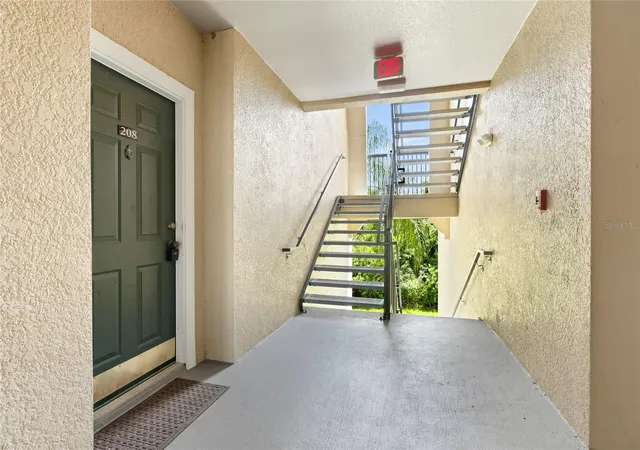 Listing Photo 5 - Condo for sale in building located at 5134 Northridge Rd, Sarasota, FL 34238 - Unit #208