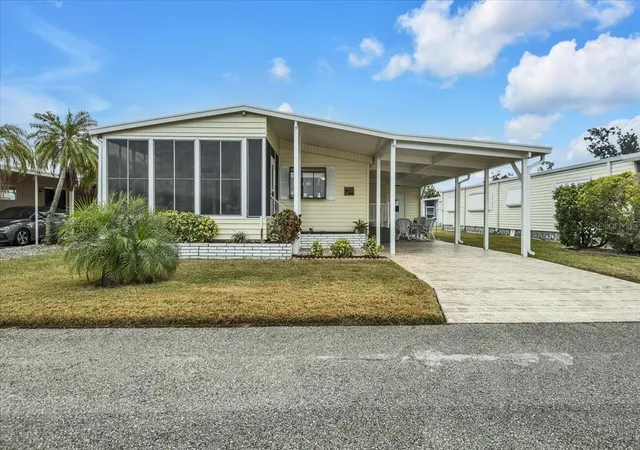 Photo 2 of Manufactured home for sale at 808 53rd Avenue E #209, Bradenton, FL 34203 | MLS# A4702851 | Listing updated on 2026-09-13