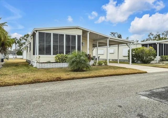 Photo 3 of Manufactured home for sale at 808 53rd Avenue E #209, Bradenton, FL 34203 | MLS# A4702851 | Listing updated on 2026-09-13