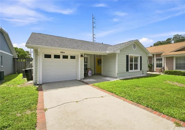 Single family home for sale at 864 Franklin Cir, PALM HARBOR, FL 34683 | MLS# TB8538394