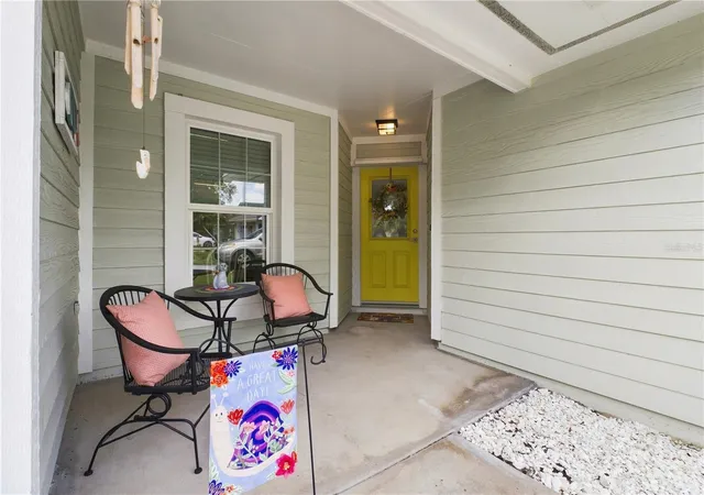 Photo 3 of Single family home for sale at 864 Franklin Cir, Palm Harbor, FL 34683 | MLS# TB8538394 | Listing updated on 2026-10-20