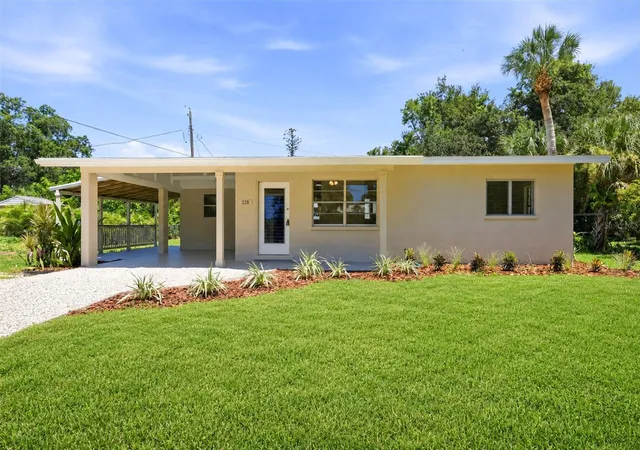 1st image of 228 Stanford Rd, Venice, FL 34293 | MLS# A4702853