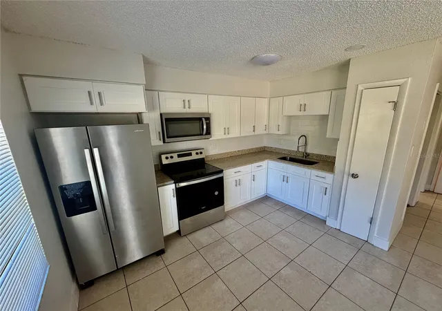 4th image of 10123 N 11Th St, Tampa, FL 33612