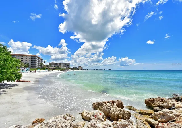 3rd image of 170 Roosevelt Dr #17, Sarasota, FL 34236 | MLS# A4702856