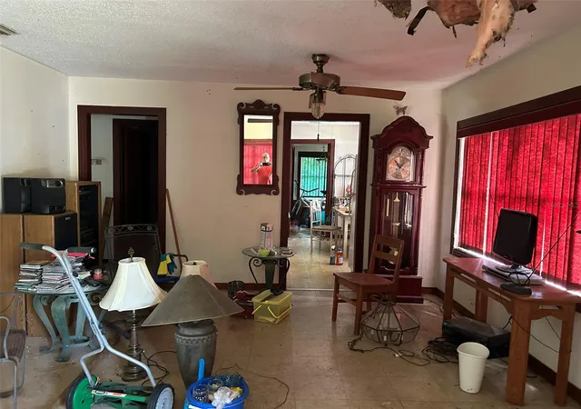 2nd image of 7211 N Duncan Ave, Tampa, FL 33604 | MLS# TB8538419