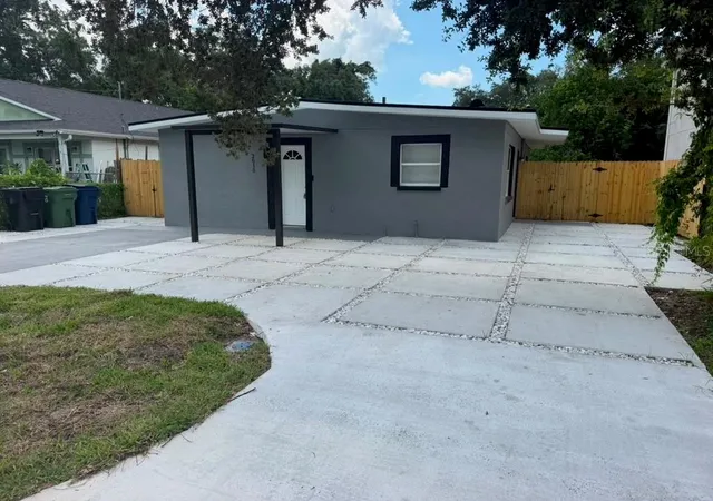 Photo 1 of Single family home for sale at 2615 E 23rd Avenue, Tampa, FL 33605 | MLS# TB8538425 | Listing updated on 2026-08-13