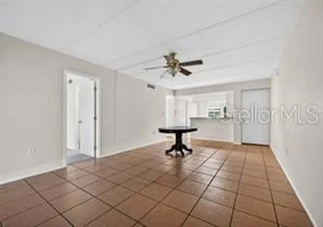 3rd image of 219 Palmetto Ct, OLDSMAR, FL 34677